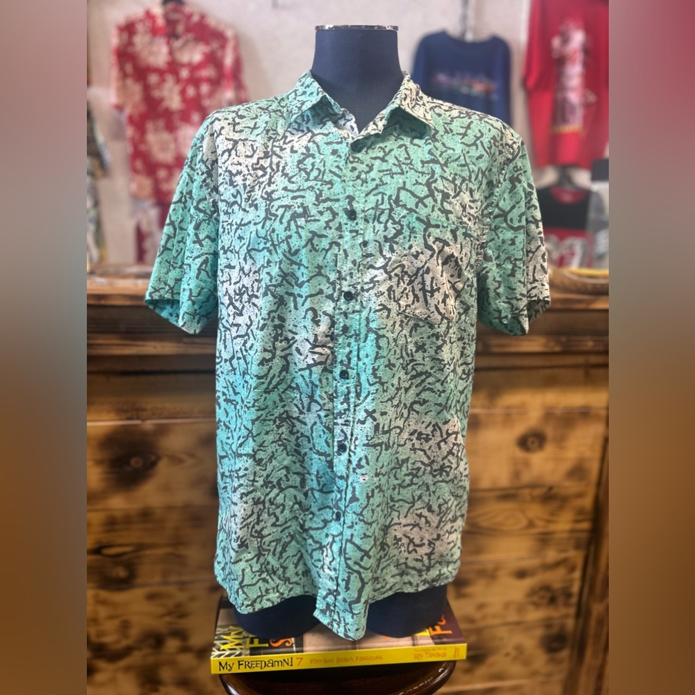 VTG QUICKSILVER Men’s Summer Shirt Aqua White Short Sleeve Surf Shirt